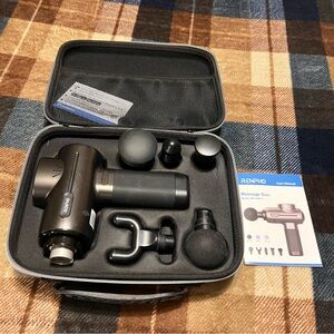 NWT Renpho Black Massage Gun with Attachments